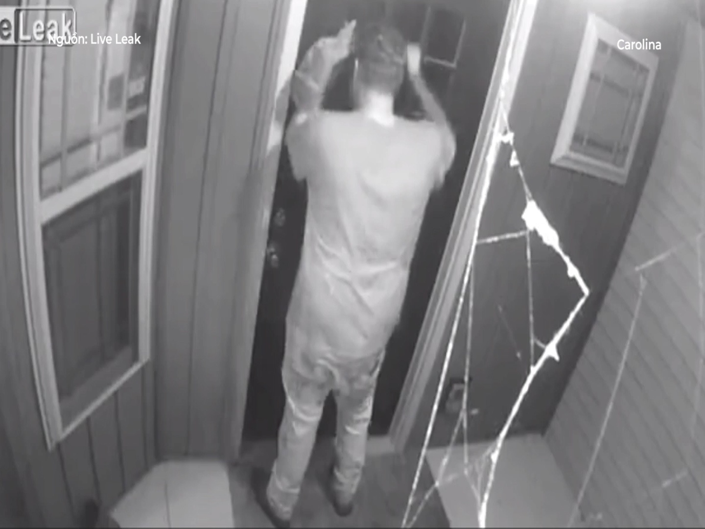 Trom bi ban khi co dot nhap vao nha o My hinh anh