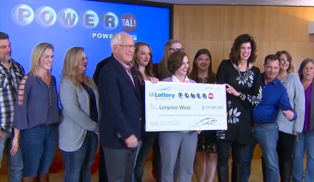 Trung xo so hang tram trieu USD, me don than soc nang hinh anh