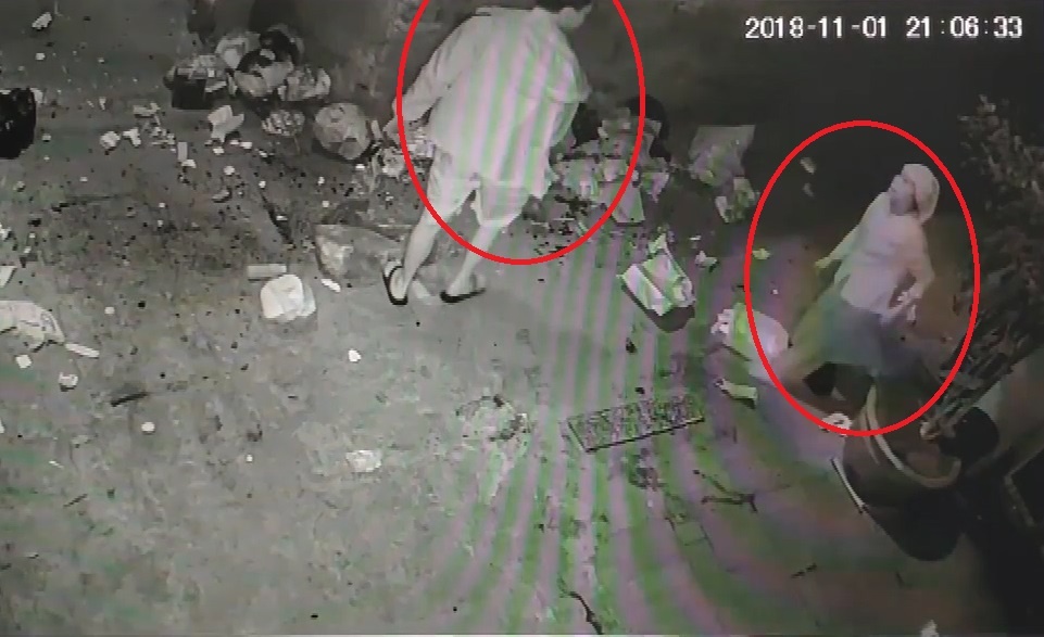 Tranh cai chuyen do rac, hang xom cam rac nem nhau tui bui hinh anh