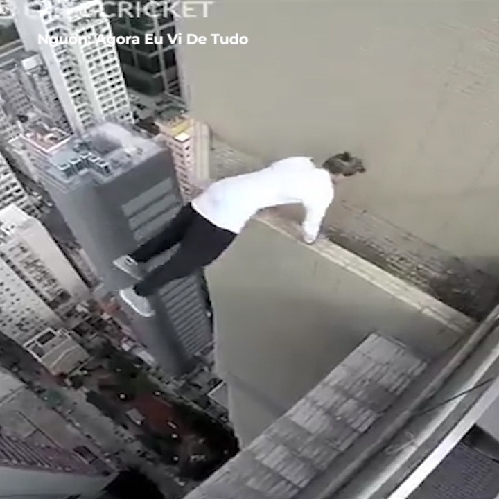 Anh chang thu thach than chet tren dinh cao oc choc troi hinh anh