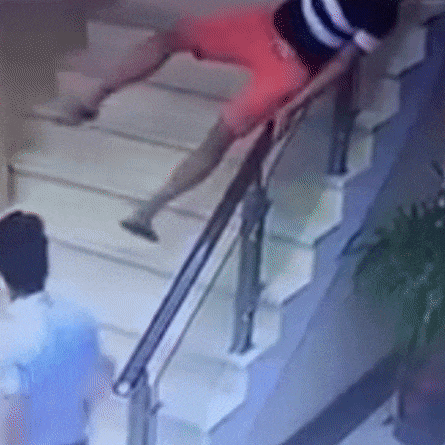 Nhung pha cuu nguoi bi nan thoat chet trong gang tac hinh anh