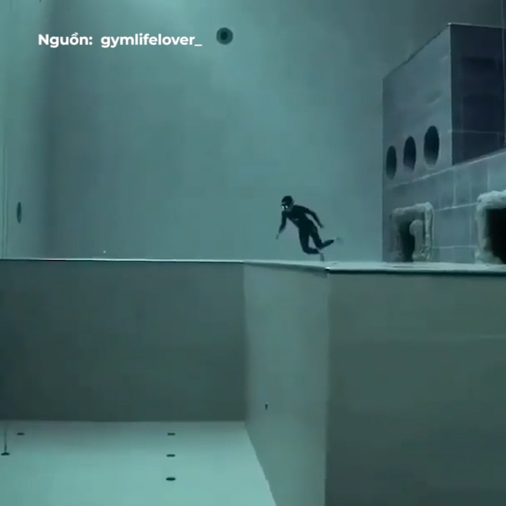 Tho lan chinh phuc be boi sau tham trong mot lan nin tho hinh anh