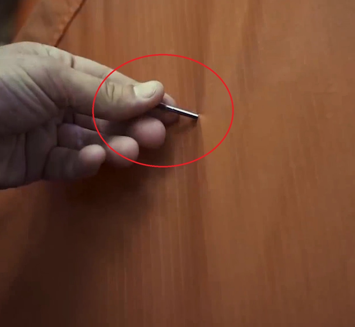 Chat lieu vai nano tu lien lai khi bi dam thung hinh anh