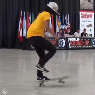 Man bieu dien van truot dinh cao cua cau be 15 tuoi hinh anh