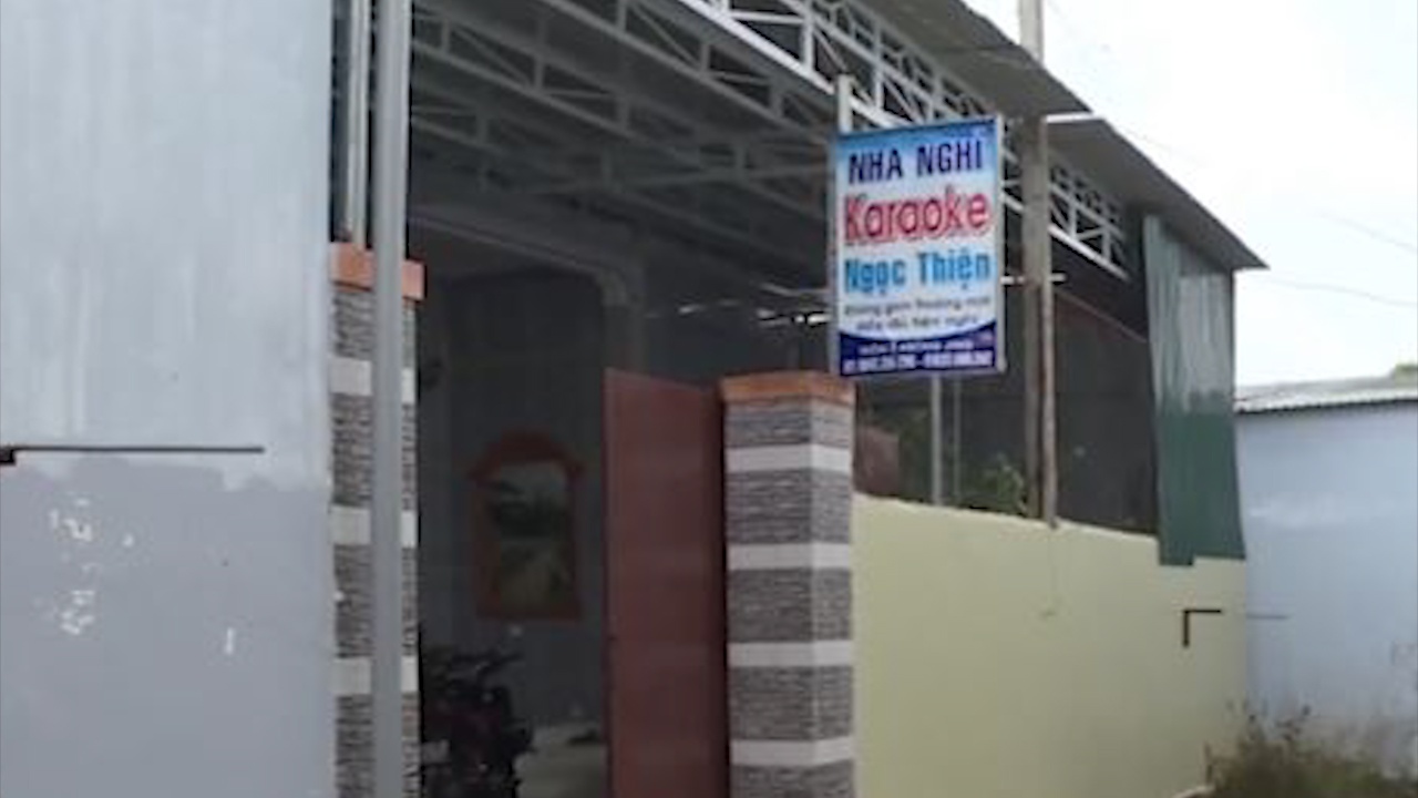 Theo chan cong an triet pha o mai dam nup bong karaoke o Dak Lak hinh anh