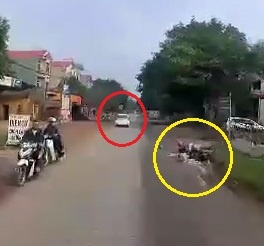 Oto gay tai nan cho xe may roi bo chay o Bac Giang hinh anh