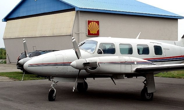 Phi cong ngu quen, may bay di qua san bay 46 km hinh anh