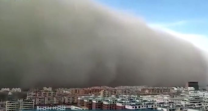 Bao cat tan cong thanh pho o Trung Quoc nhu trong phim hinh anh