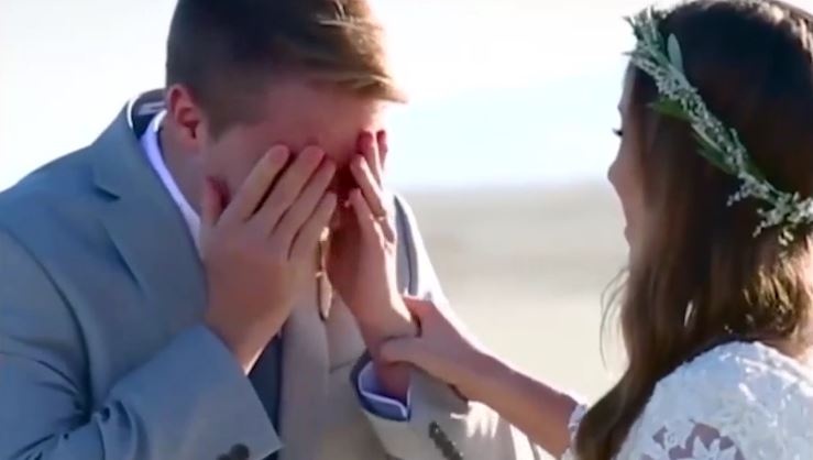 Nhung chu re khoc nuc no khi nhin thay co dau trong ngay cuoi hinh anh