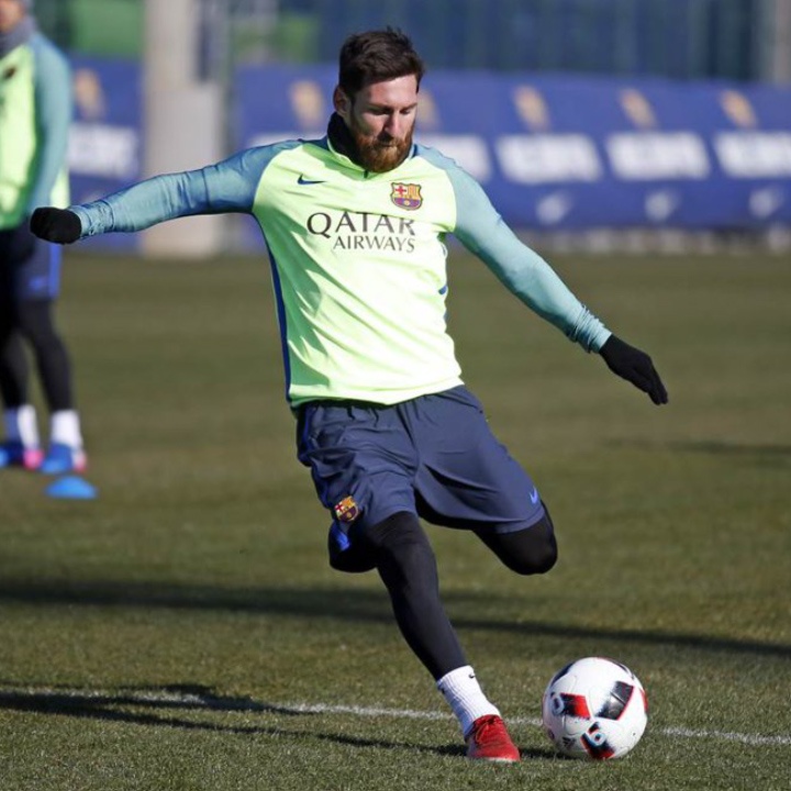 Nhung lan Messi the hien pham chat thien tai tren san tap hinh anh