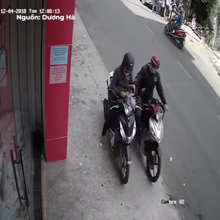 Ten cuop giat nham co gai khong su dung dien thoai hinh anh