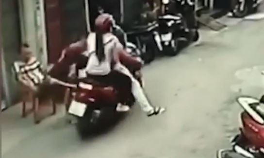 Cho ban gai van 'tien tay' cuop giat hinh anh