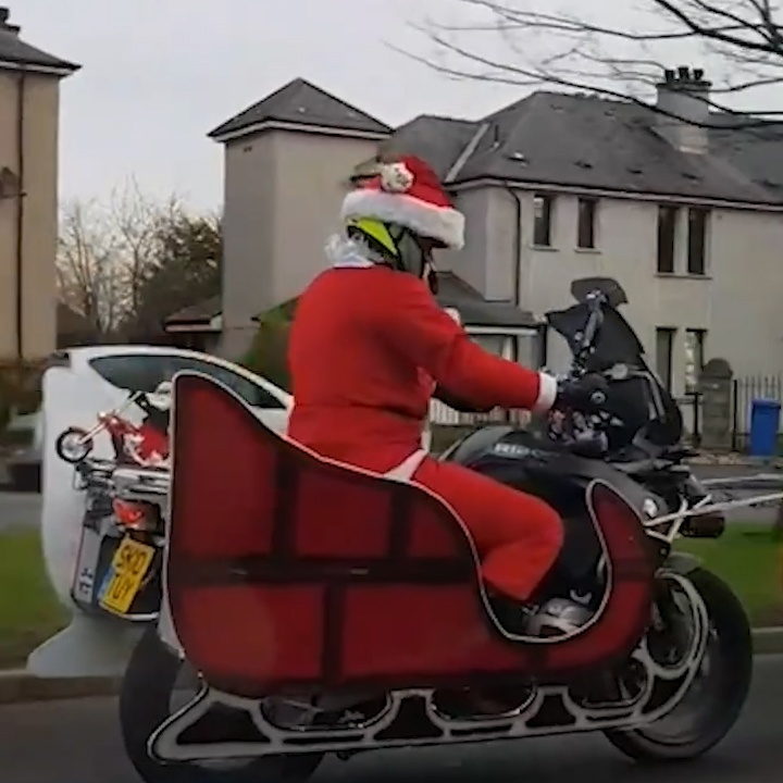 Ong gia Noel 'cuoi' xe phan khoi lon cuc ngau tai Scotland hinh anh