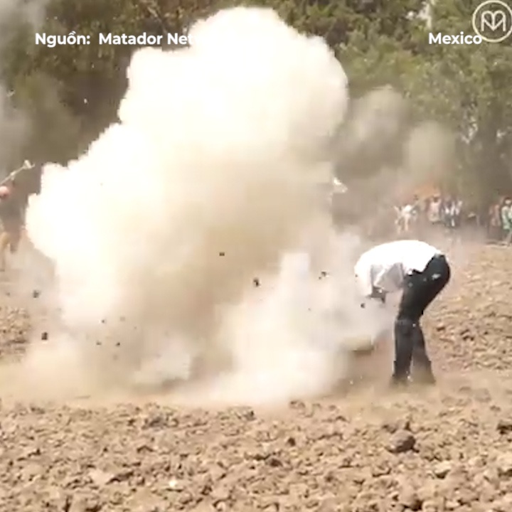 Le hoi bua ta phat no cua nguoi dan Mexico hinh anh