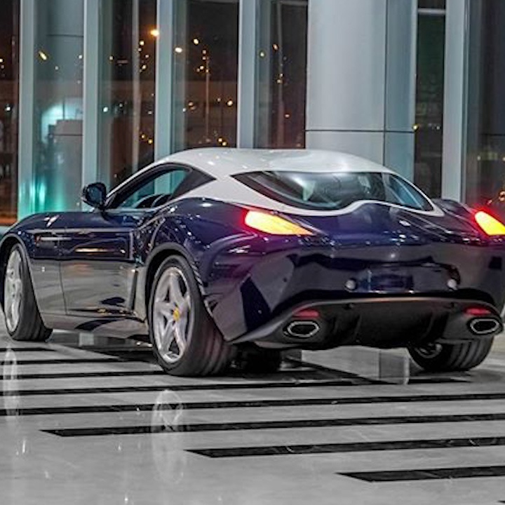 Vlogger xinh dep lai thu sieu xe Ferrari tri gia hon 1 trieu USD hinh anh