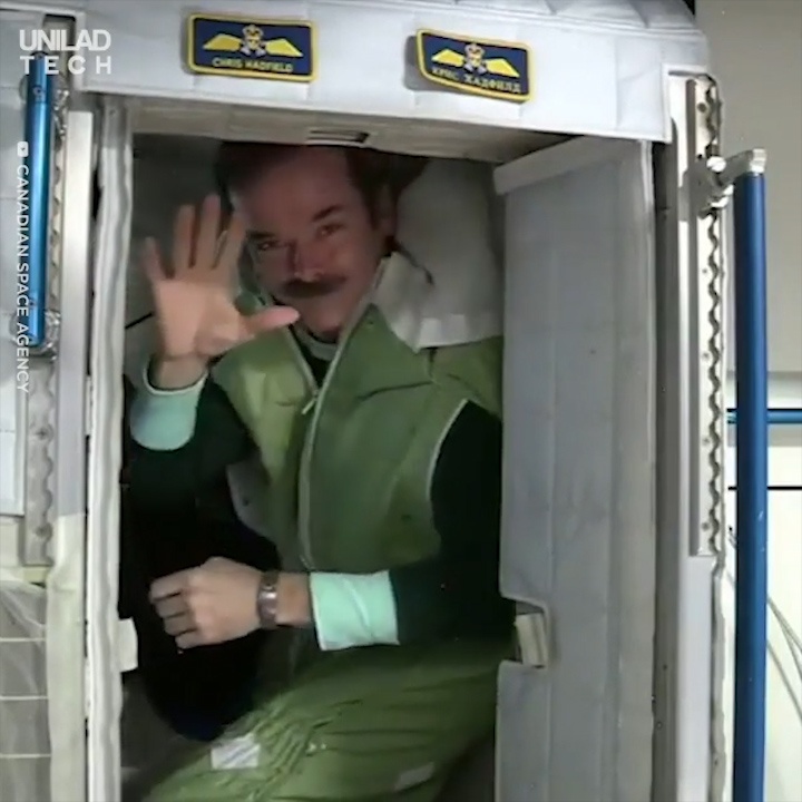 Cach cac phi hanh gia ngu trong trang thai lo lung tren vu tru hinh anh