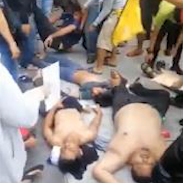 CDV Malaysia nam la liet khi xep hang mua ve chung ket AFF Cup hinh anh