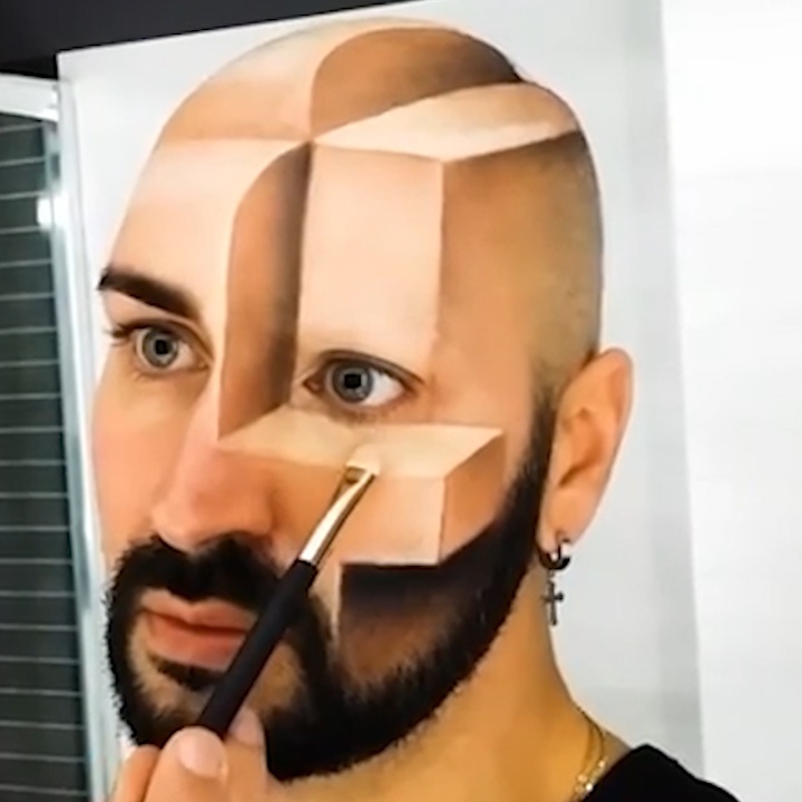 Nghe thuat trang diem 3D khien khuon mat bien doi ao dieu hinh anh