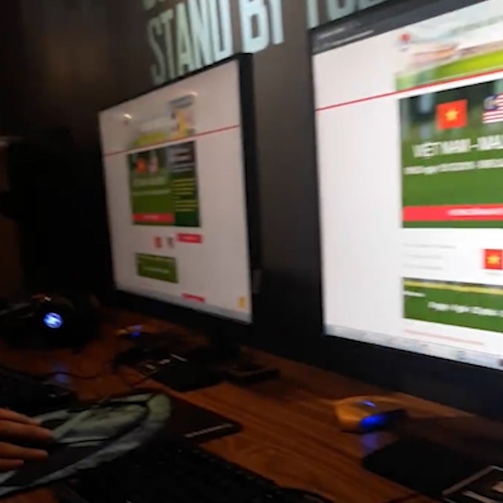 Lap han doi san ve xem DT Viet Nam da chung ket AFF Cup hinh anh