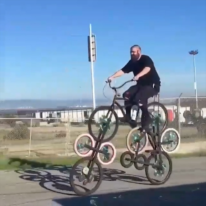 Giu thang bang cuc tot tren chiec xe dap co 10 banh hinh anh