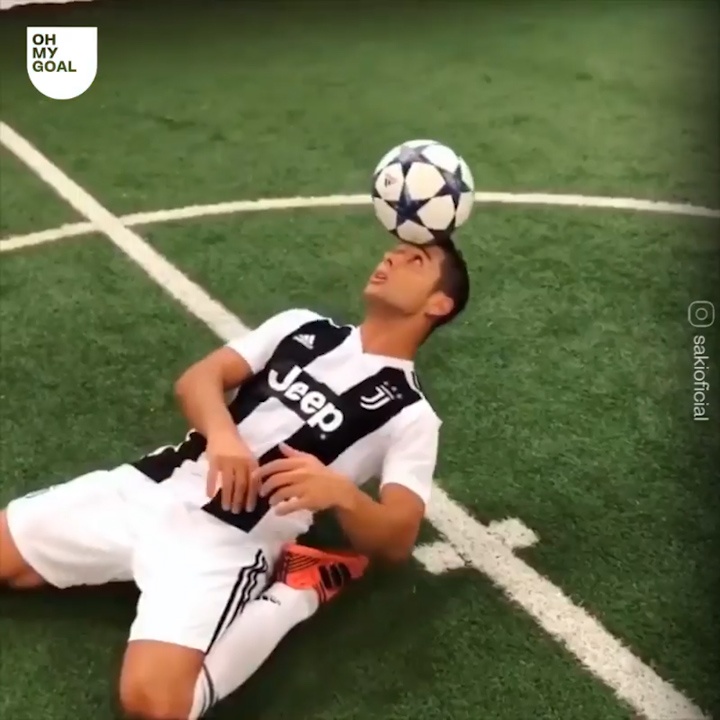 'Ban nhai' Ronaldo co ky thuat khong thua ban chinh hinh anh