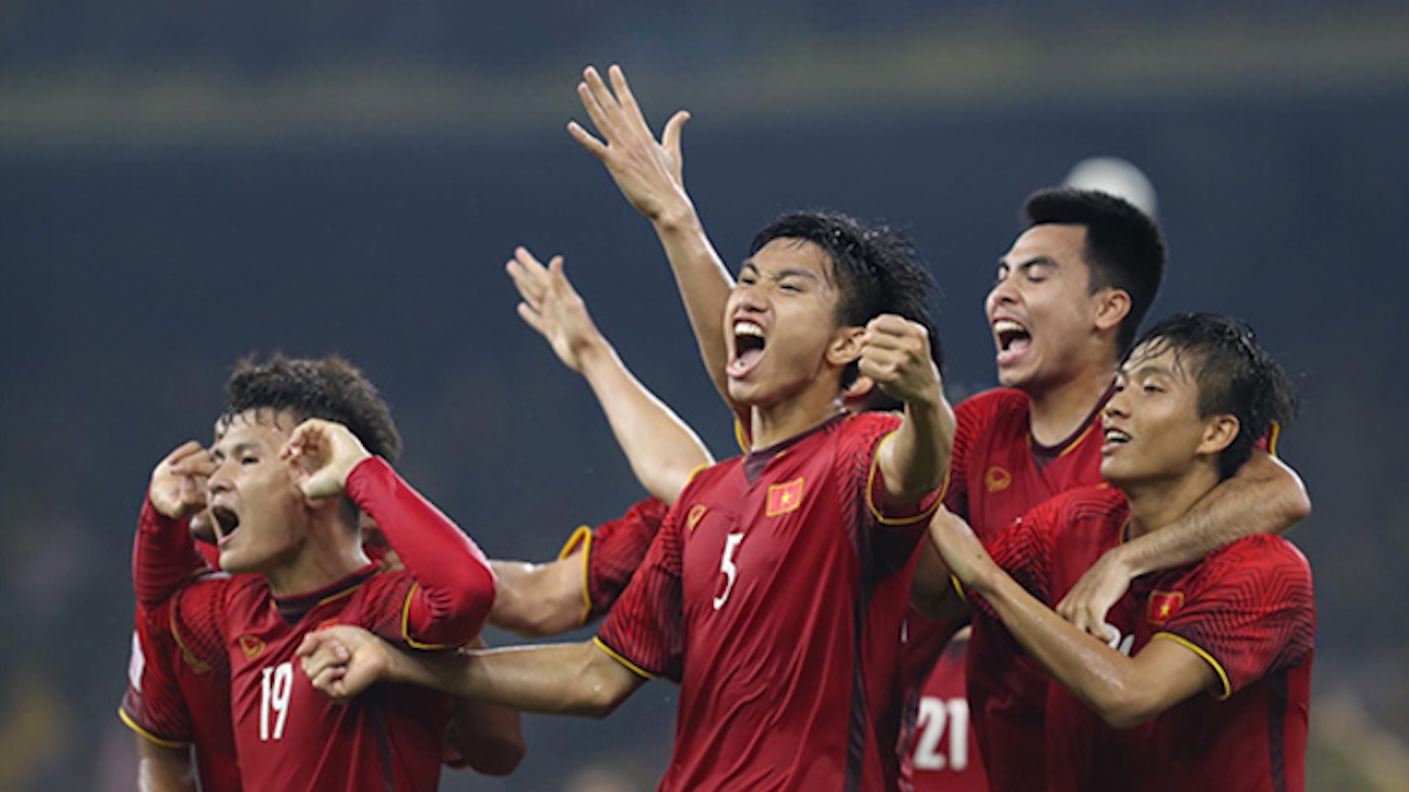 Neu lich su 7 giai dau lap lai, Viet Nam se vo dich AFF Cup 2018 hinh anh