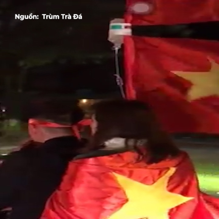 CDV vua truyen nuoc bien vua di bao an mung chien thang hinh anh