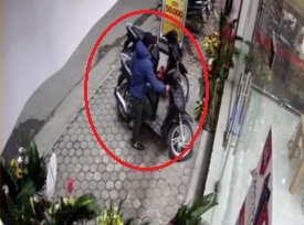 Dinh trom xe, ke gian nhanh chan chay mat khi bi phat hien hinh anh