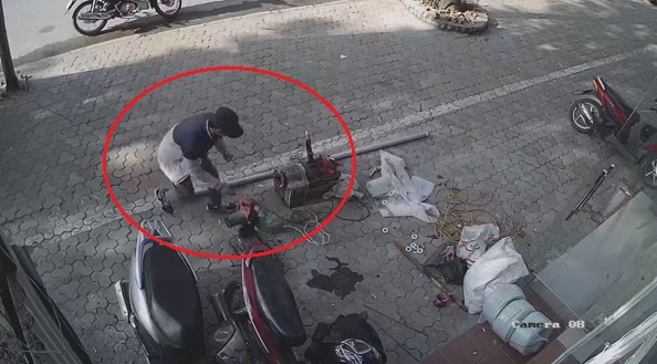 Ngang nhien trom may cat giua ban ngay o Ha Noi hinh anh