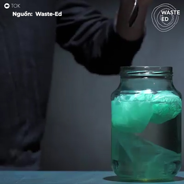 Tui dung thuc pham hoa tan, uong duoc nhu nuoc giai khat hinh anh