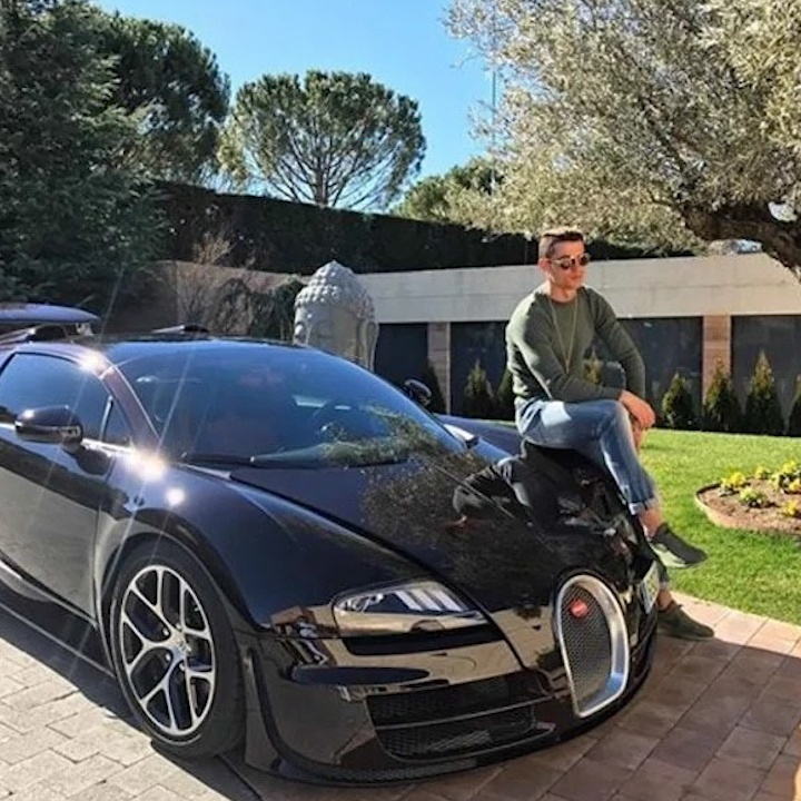 Bo suu tap sieu xe tri gia hang trieu USD cua Ronaldo hinh anh