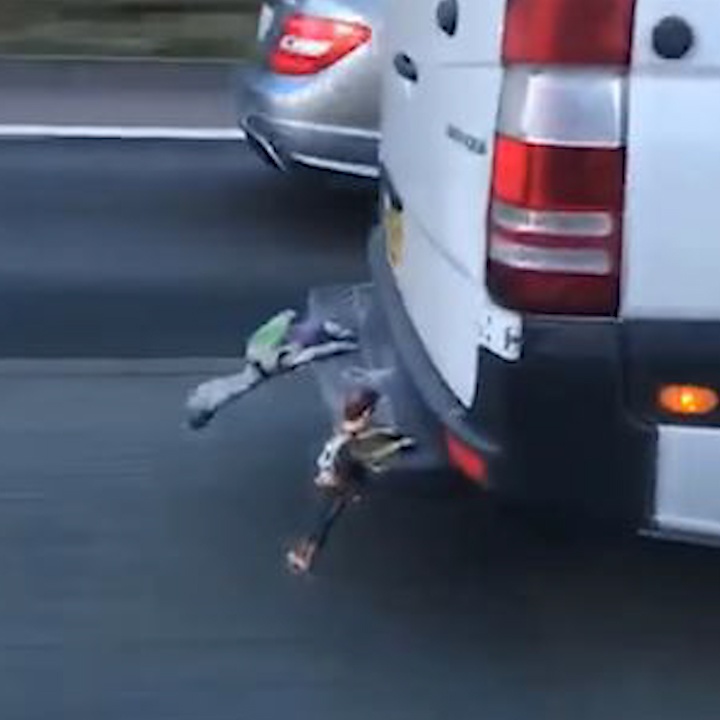 Tai xe hai huoc tai hien canh phim Toy Story hinh anh