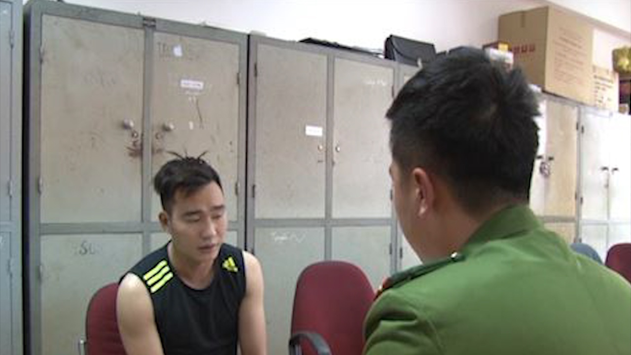 Tao vo boc la cong an de lua tinh, trom tai san cua cac co gai tre hinh anh