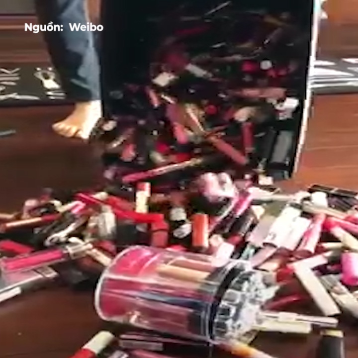 Hoi 'Rich Kid' Trung Quoc khoe me hang tram thoi son dat tien hinh anh