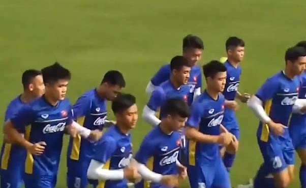 Chieu cao tuyen Viet Nam va Yemen thap nhat Asian Cup 2019 hinh anh