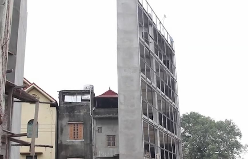 Nha sieu ky di ‘du bam’ tren duong nghin ty o thu do hinh anh