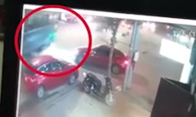 Xe tai lao nhu ten ban vao nha dan o Thai Nguyen hinh anh