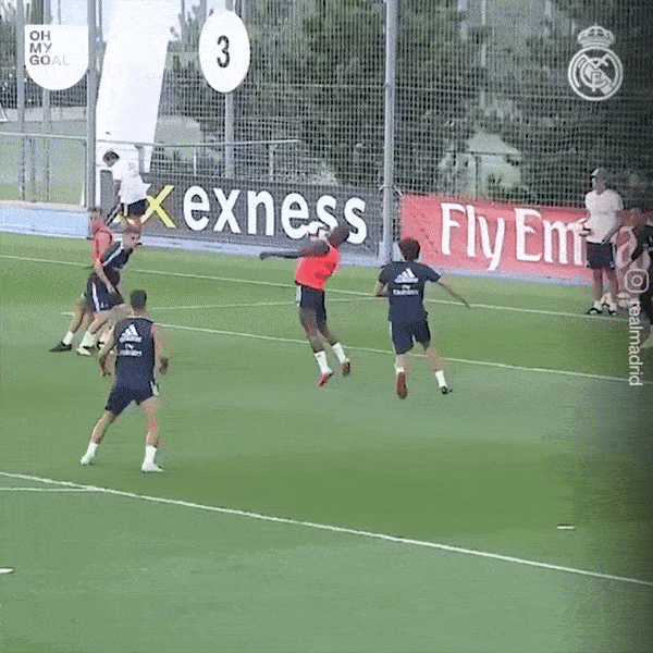 Nhung ban thang 'dien ro' cua dan sao Real Madrid trong cac buoi tap hinh anh