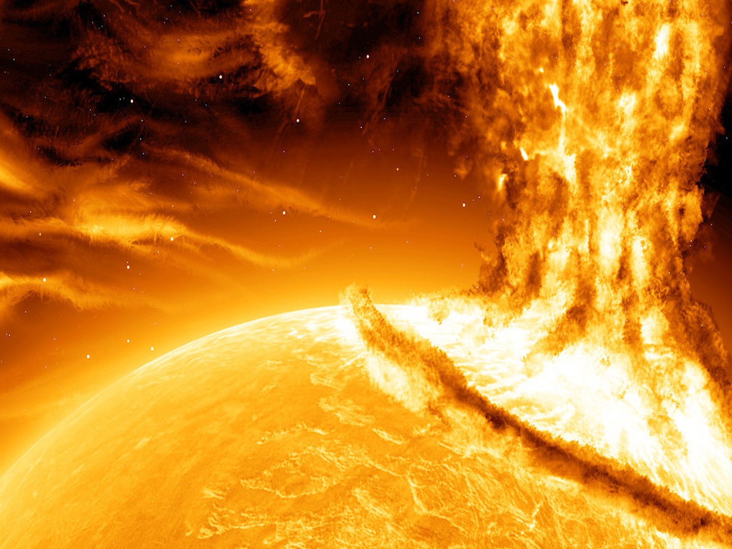 Thuc the vu tru co luc hap dan gap hang ty lan Mat Troi hinh anh