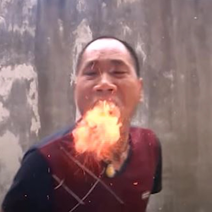 Man bieu dien tho ra lua cua vo su Trung Quoc hinh anh