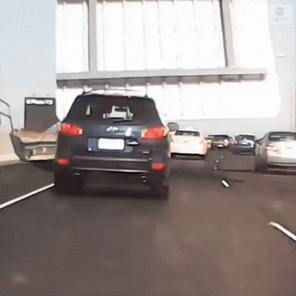 Bang chi duong bat ngo roi xuong lam nat tran oto hinh anh