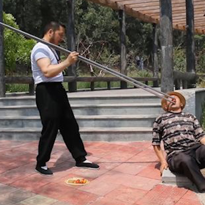 Man bieu dien doc dao cua nhung di nhan doi thuc hinh anh