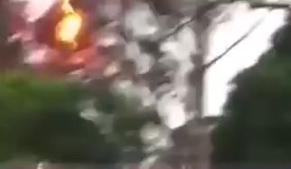 Set danh du doi nhu bom no, than cay toe lua, nut toac hinh anh