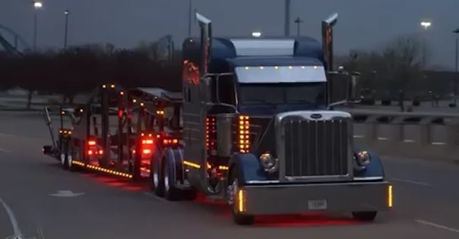 Nhung chiec container 'ham ho' cua dan choi xe nuoc ngoai hinh anh