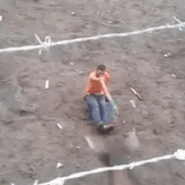 Ngoi im thach thuc, chang trai bi bo tot tong thang hinh anh