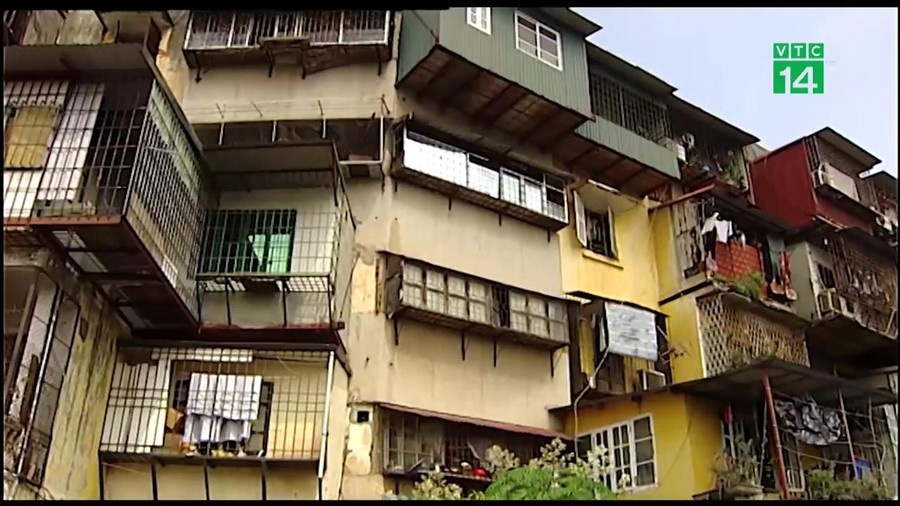 Chung cu Ha Noi trong dien 'bao dong do', co the sap bat cu luc nao hinh anh