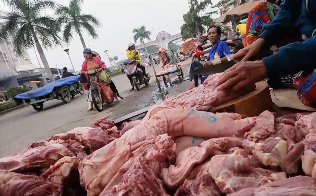 'Thit heo ban' len loi vao mam com ngay Tet hinh anh