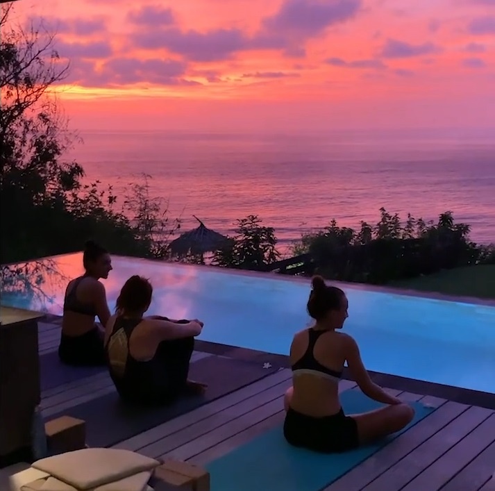 Hoang hon do ruc tuyet dep tren dao Bali, Indonesia hinh anh