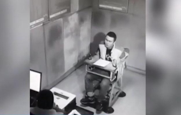 So nan nhan khong co tien mat, mang may quet the di cuop hinh anh