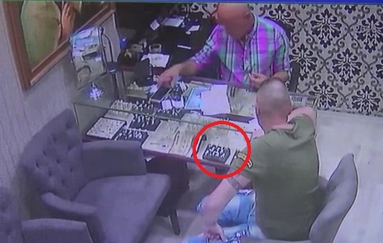 Nuot nhan kim cuong 40.000 USD de trom o Tho Nhi Ky hinh anh